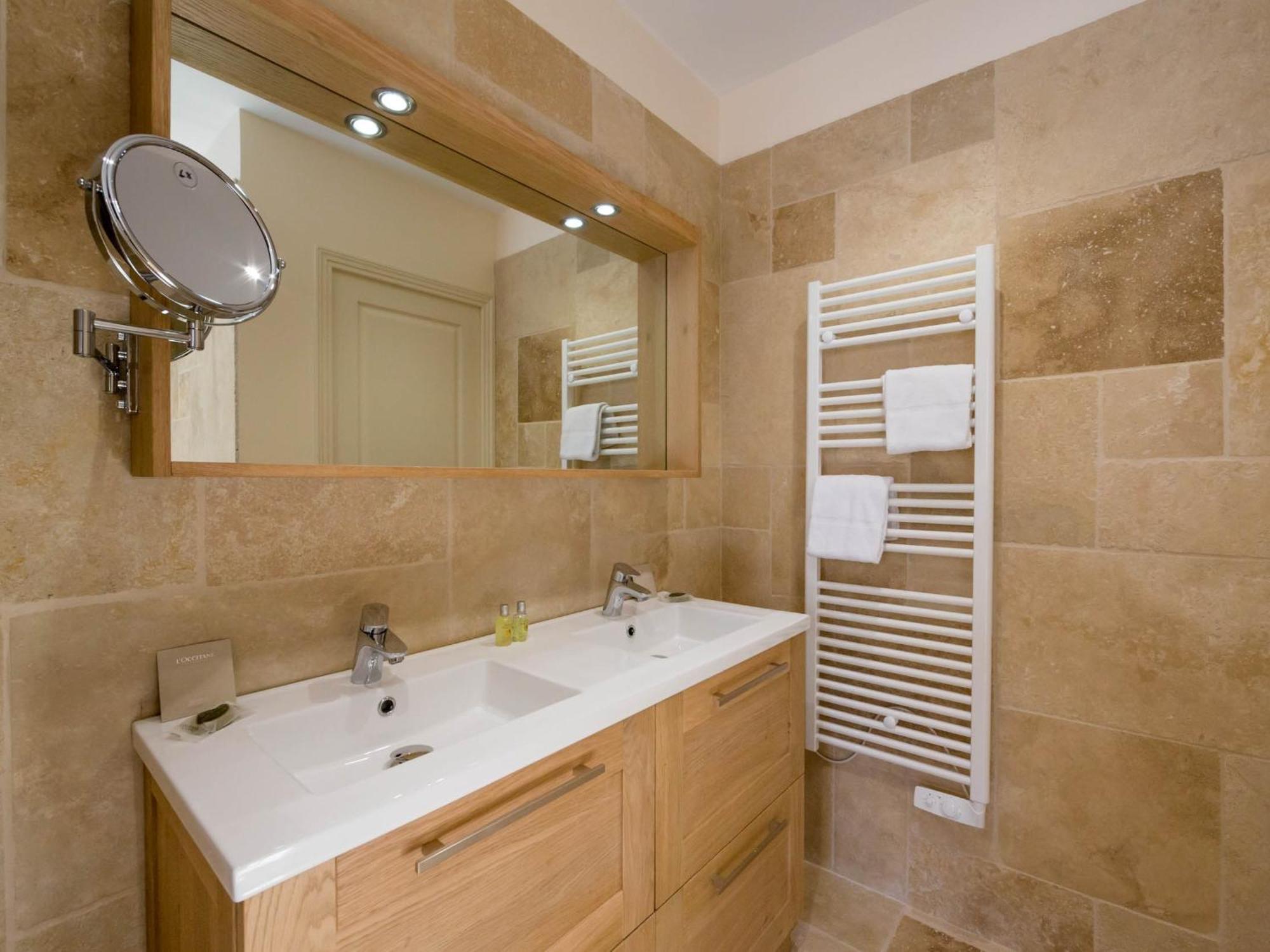 Le Cara - 4 Appartements Calmes Et Chics Au Coeur De Beaune Beaune  Zimmer foto